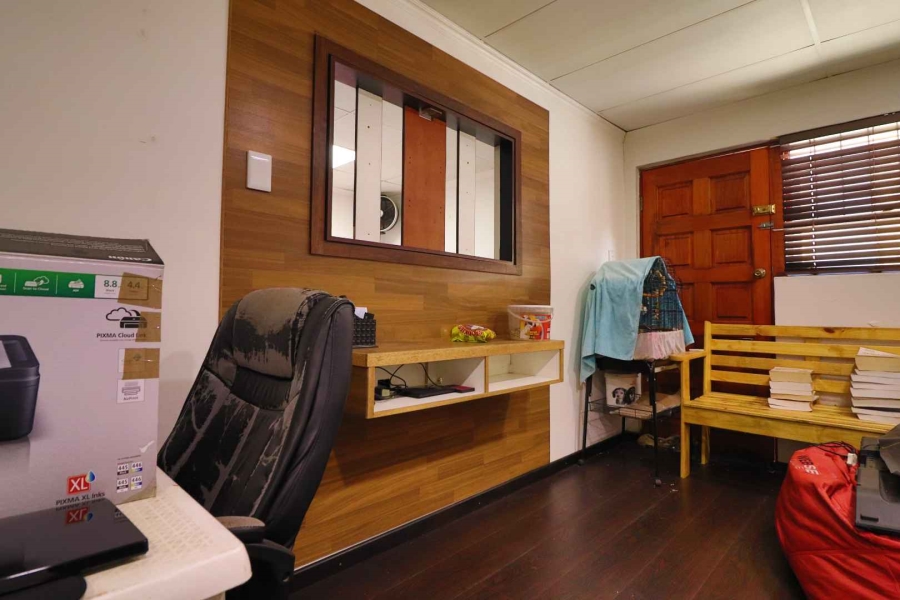 5 Bedroom Property for Sale in Sanddrift Western Cape